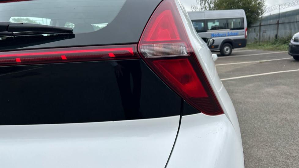 Hyundai BAYON 1.0 TGDi 48V MHEV SE Connect 5dr Petrol Hatchback - Image 32