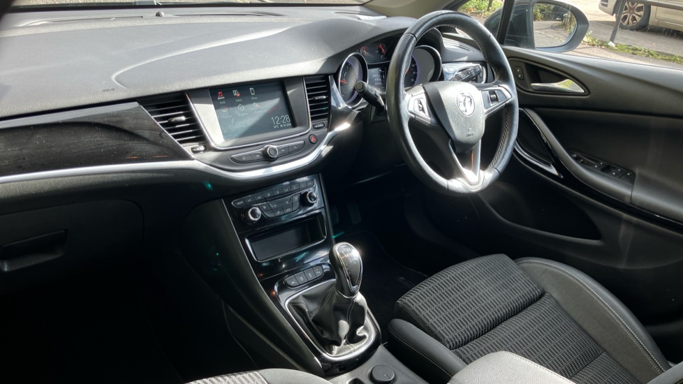 Vauxhall Astra 1.2 Turbo 145 Griffin Edition 5dr Petrol Hatchback - Image 9