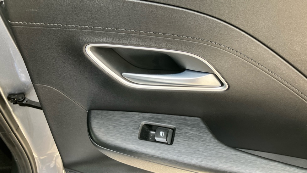 MG ZS 1.5 SE 5dr Petrol Hatchback - Image 38