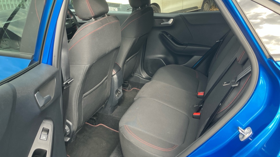 Ford Puma 1.0 EcoBoost Hybrid mHEV ST-Line 5dr Petrol Hatchback - Image 16