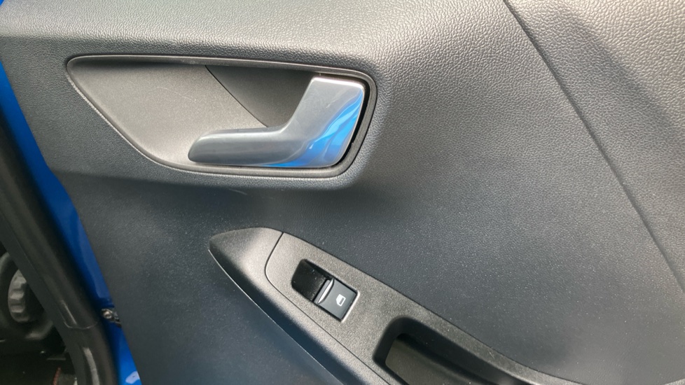 Ford Puma 1.0 EcoBoost Hybrid mHEV ST-Line 5dr Petrol Hatchback - Image 37