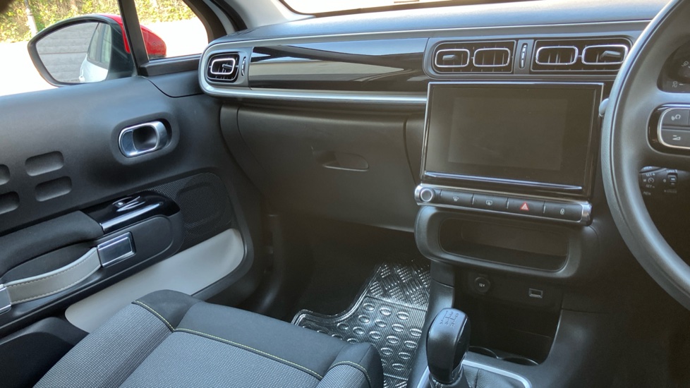 Citroen C3 1.2 PureTech Shine 5dr Petrol Hatchback - Image 14