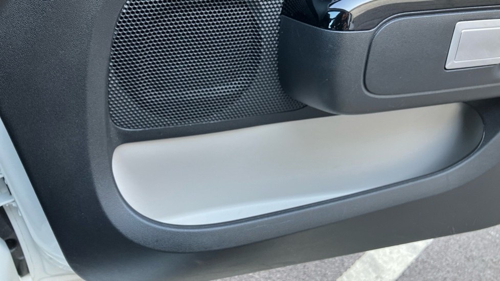 Citroen C3 1.2 PureTech Shine 5dr Petrol Hatchback - Image 35