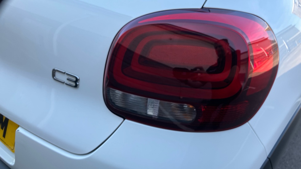 Citroen C3 1.2 PureTech Shine 5dr Petrol Hatchback - Image 45