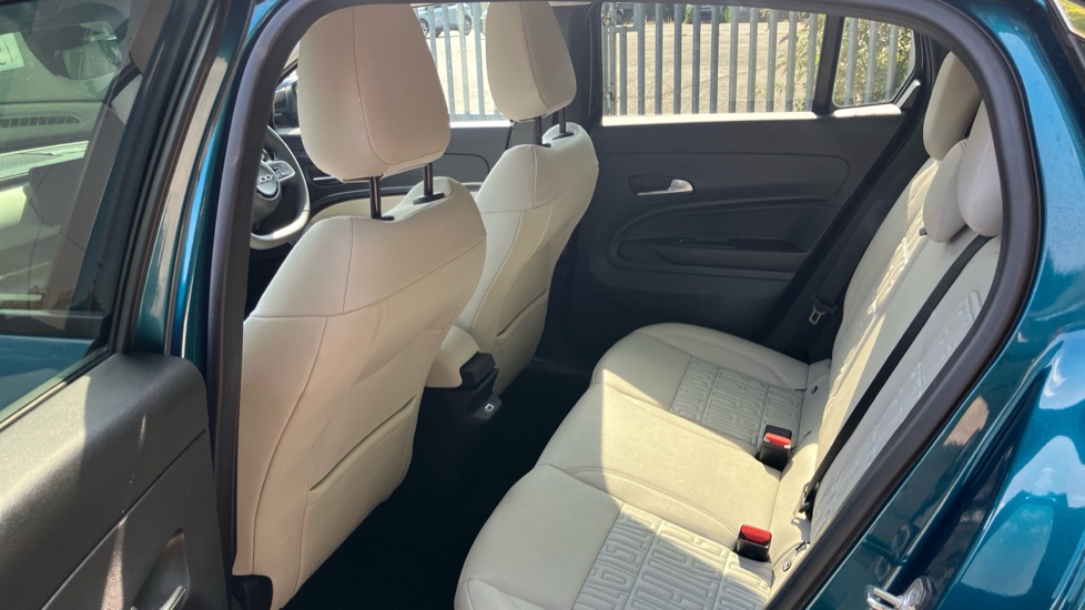 Fiat 600 115kW La Prima 54kWh 5dr Auto Electric Hatchback - Image 16