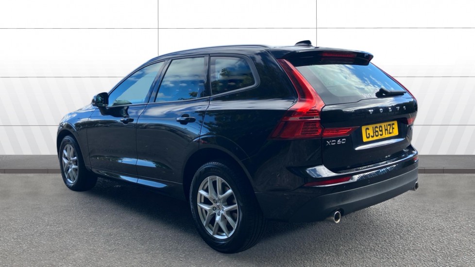 Volvo XC60 2.0 B4D Momentum Pro 5dr AWD Geartronic Diesel Estate - Image 2