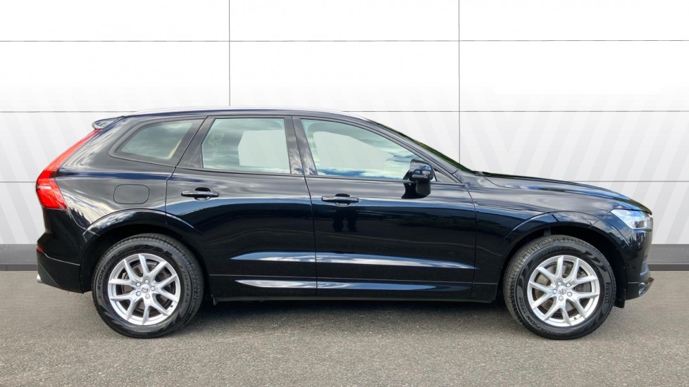 Volvo XC60 2.0 B4D Momentum Pro 5dr AWD Geartronic Diesel Estate - Image 5