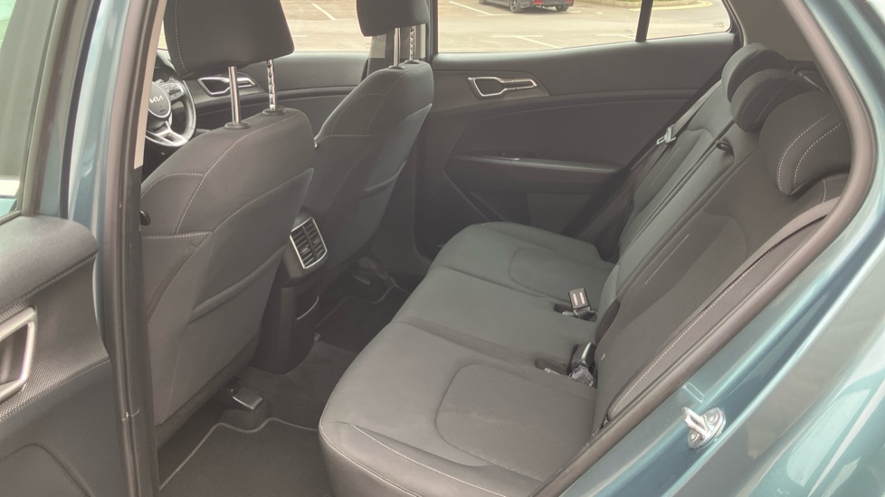 Kia Sportage 1.6T GDi ISG 2 5dr Petrol Estate - Image 16