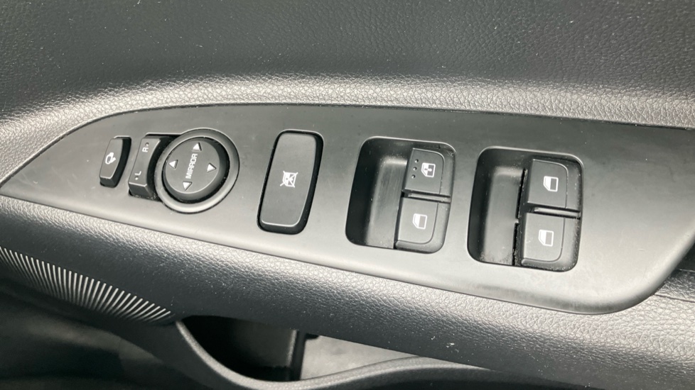 Kia Stonic 1.0T GDi 99 2 5dr Petrol Estate - Image 38
