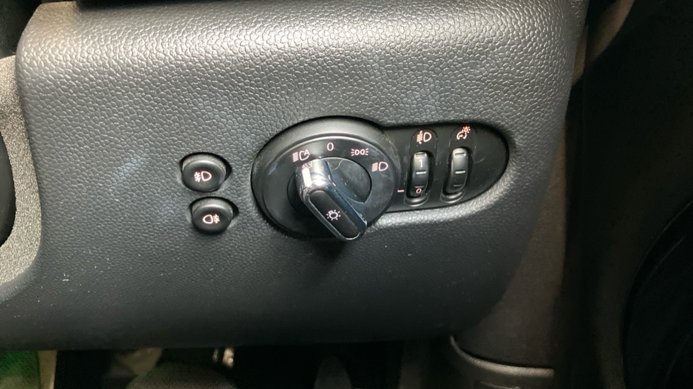 MINI Hatchback 1.5 Cooper Exclusive II 3dr Auto Petrol Hatchback - Image 29