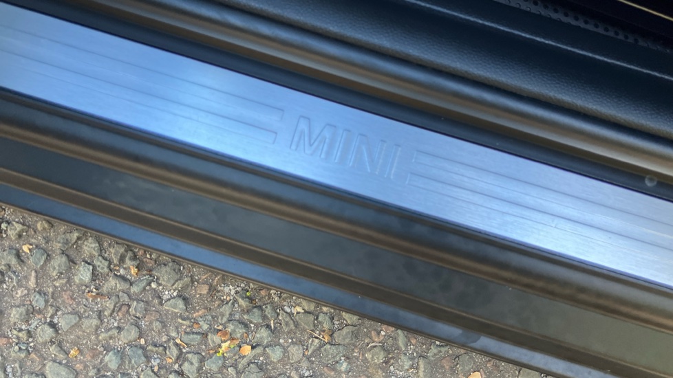 MINI Hatchback 1.5 Cooper Exclusive II 3dr Auto Petrol Hatchback - Image 46