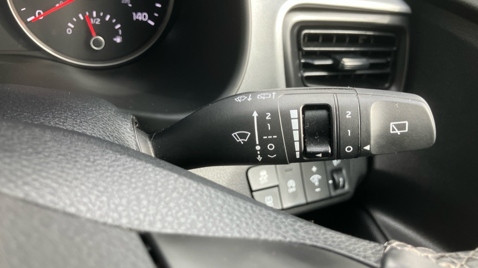 Kia Stonic 1.0T GDi 99 2 5dr Petrol Estate - Image 22