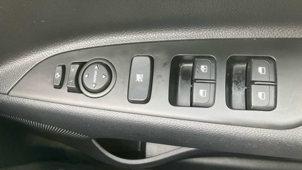 Kia Stonic 1.0T GDi 99 2 5dr Petrol Estate - Image 34