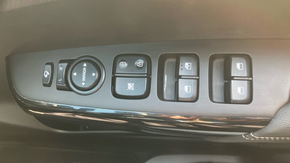 Kia Picanto 1.0 3 5dr Auto Petrol Hatchback - Image 36