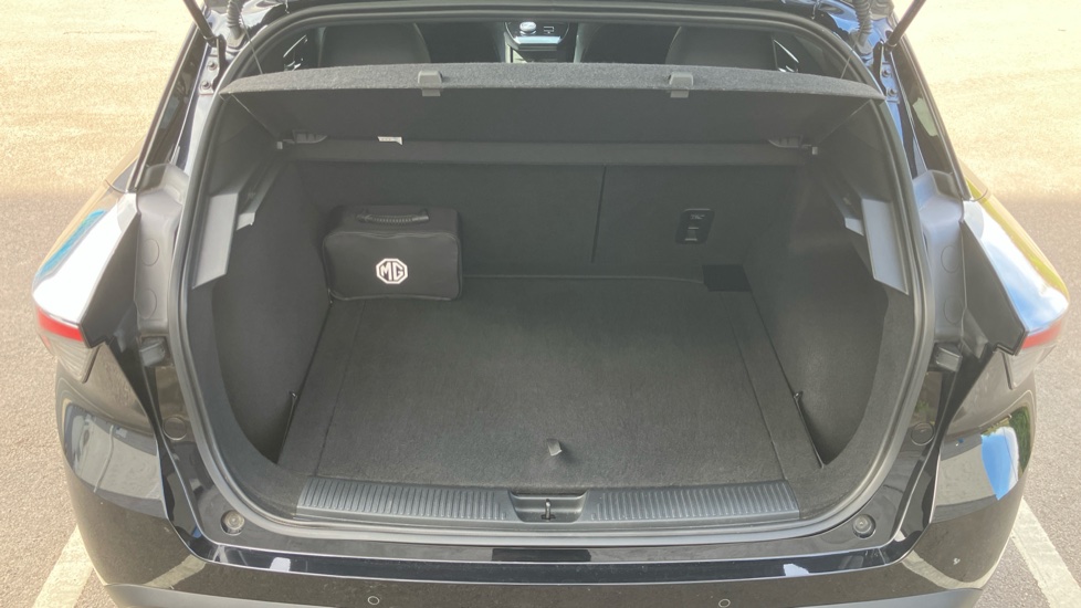 MG MG4 150kW Trophy EV Long Range 64kWh 5dr Auto Electric Hatchback - Image 4