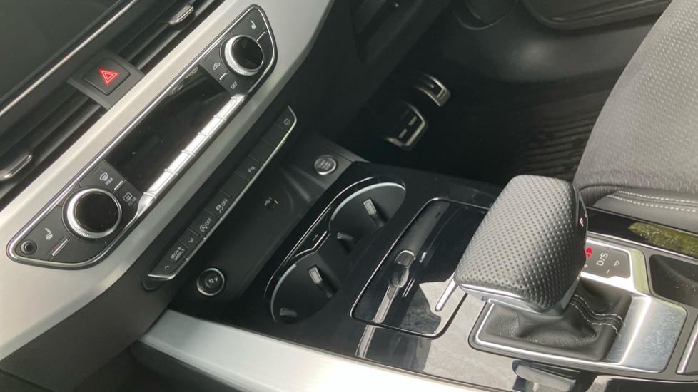 Audi A4 40 TDI 204 Quattro S Line 5dr S Tronic Diesel Estate - Image 13