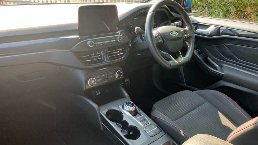 Ford Focus 1.0 EcoBoost 125 ST-Line Edition 5dr Auto Petrol Hatchback - Image 9
