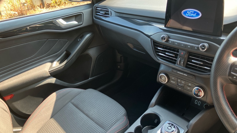 Ford Focus 1.0 EcoBoost 125 ST-Line Edition 5dr Auto Petrol Hatchback - Image 14