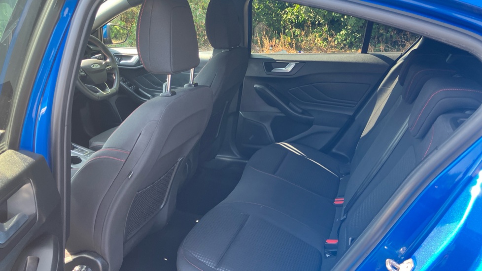 Ford Focus 1.0 EcoBoost 125 ST-Line Edition 5dr Auto Petrol Hatchback - Image 16