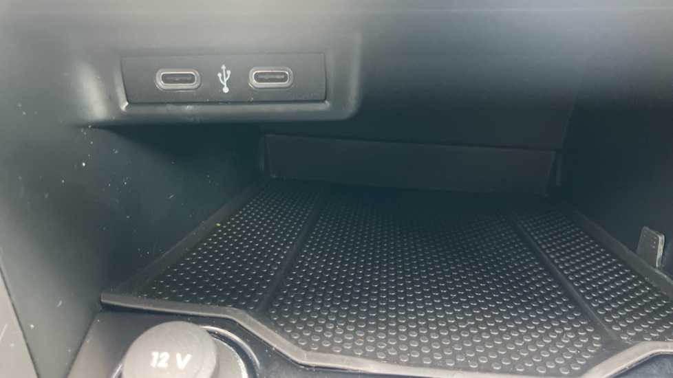 Volkswagen T-Roc 1.0 TSI Life 5dr Petrol Hatchback - Image 28