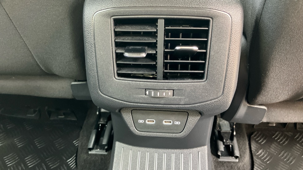 Volkswagen T-Roc 1.0 TSI Life 5dr Petrol Hatchback - Image 41