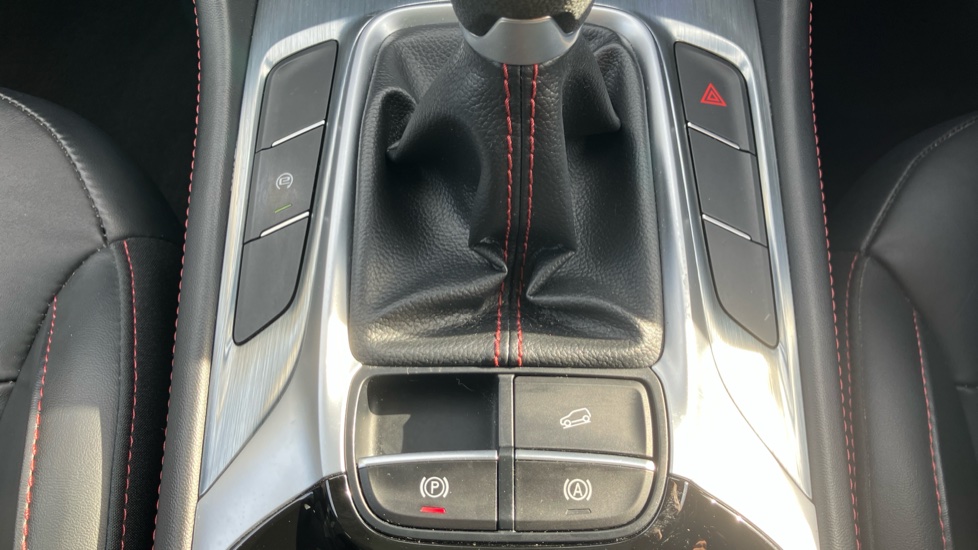 MG HS 1.5 T-GDI Exclusive 5dr Petrol Hatchback - Image 26