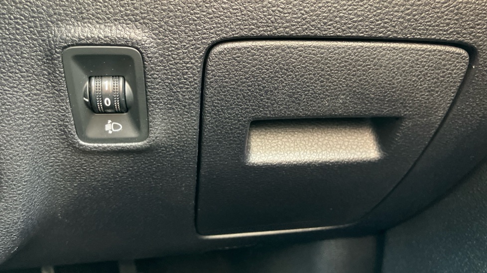 MG HS 1.5 T-GDI Exclusive 5dr Petrol Hatchback - Image 36