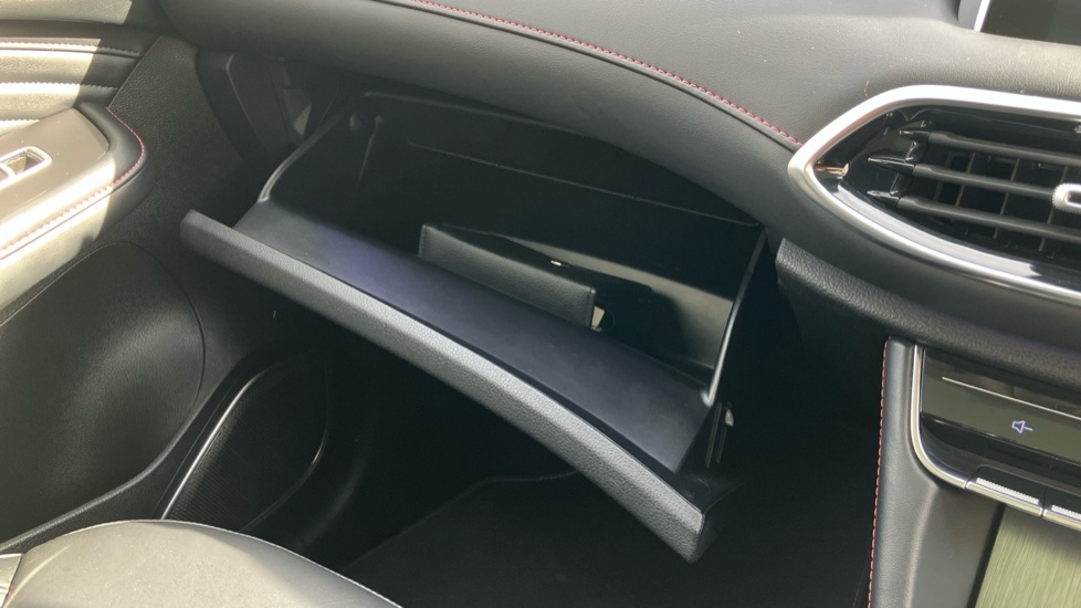 MG HS 1.5 T-GDI Exclusive 5dr Petrol Hatchback - Image 37