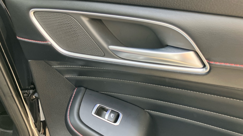 MG HS 1.5 T-GDI Exclusive 5dr Petrol Hatchback - Image 49