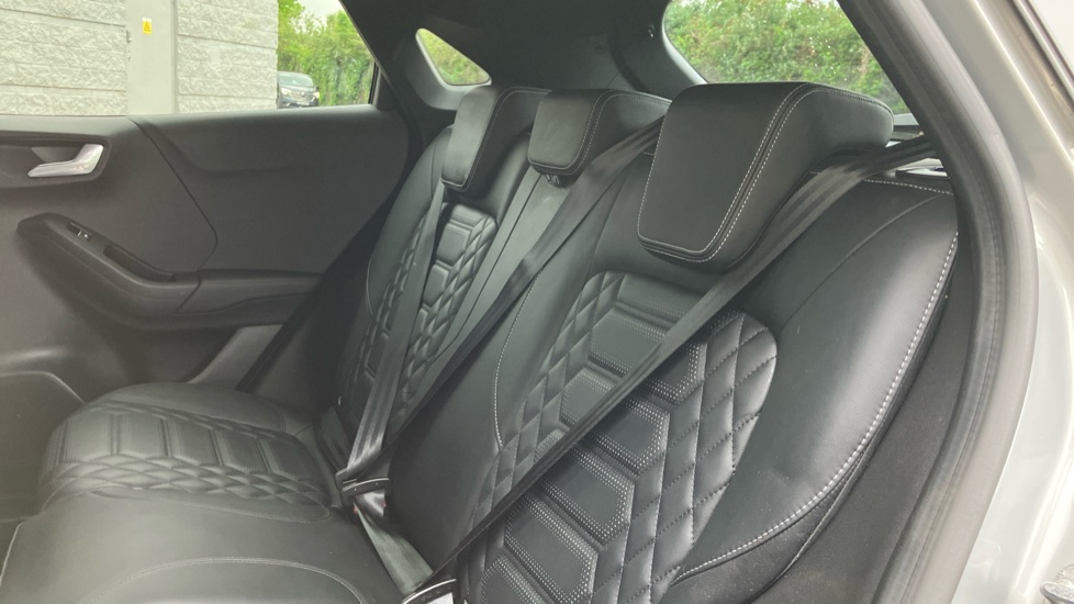 Ford Puma 1.0 EcoBoost Hybrid mHEV 155 ST-Line Vignale 5dr Petrol Hatchback - Image 16
