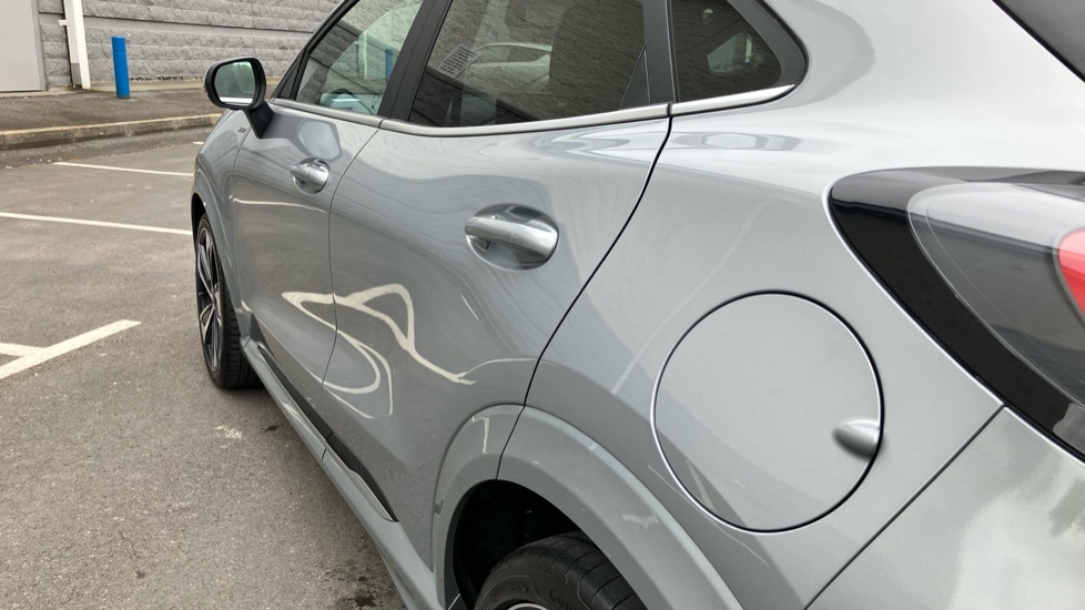 Ford Puma 1.0 EcoBoost Hybrid mHEV 155 ST-Line Vignale 5dr Petrol Hatchback - Image 29
