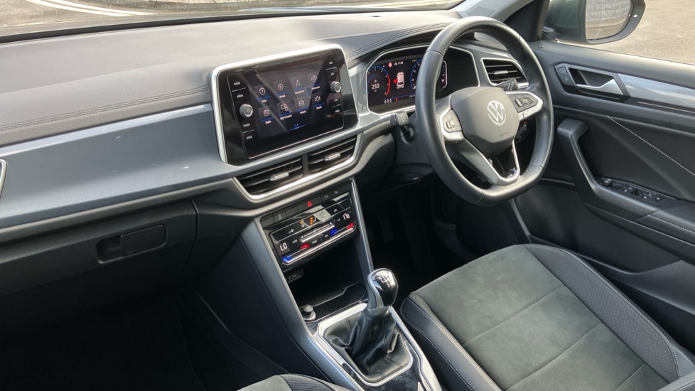 Volkswagen T-Roc 1.0 TSI Style 5dr Petrol Hatchback - Image 9