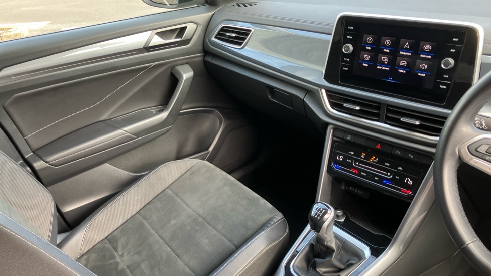 Volkswagen T-Roc 1.0 TSI Style 5dr Petrol Hatchback - Image 14