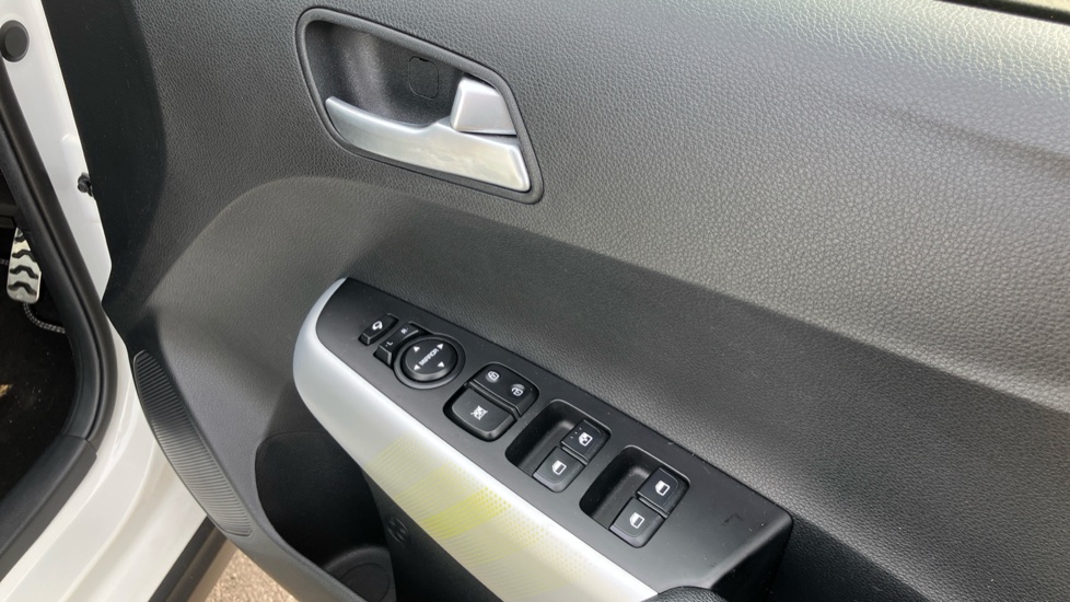 Kia Picanto 1.0 X-Line 5dr Petrol Hatchback - Image 37