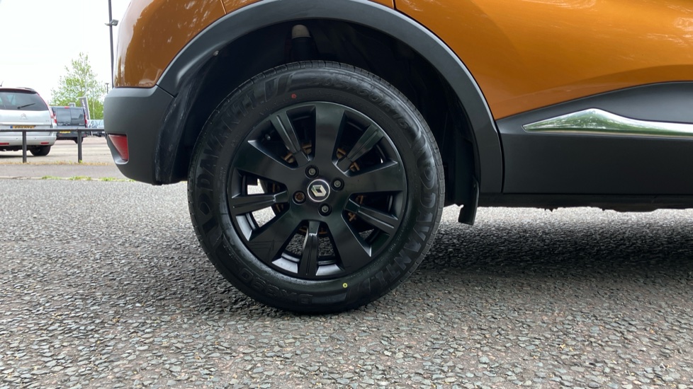 Renault Captur 0.9 TCE 90 Play 5dr Petrol Hatchback - Image 7