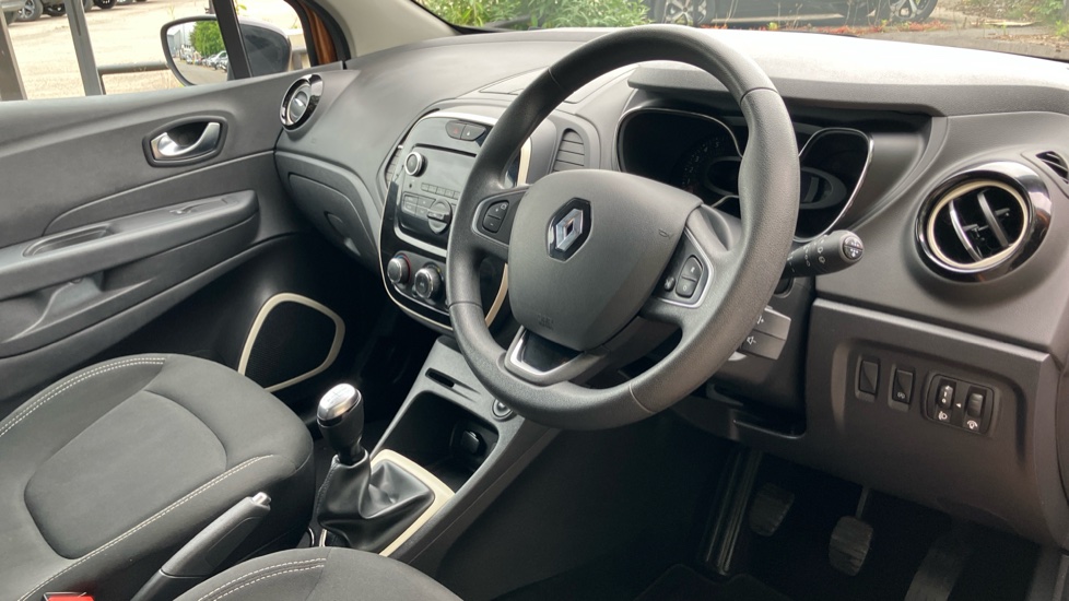 Renault Captur 0.9 TCE 90 Play 5dr Petrol Hatchback - Image 11