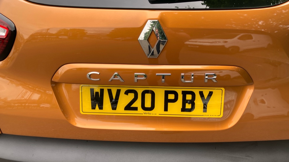 Renault Captur 0.9 TCE 90 Play 5dr Petrol Hatchback - Image 38
