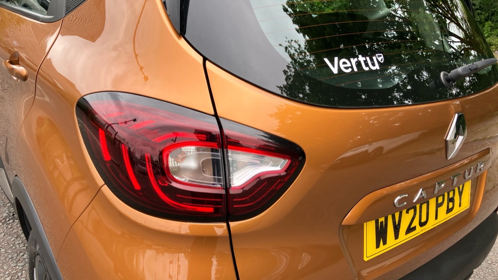 Renault Captur 0.9 TCE 90 Play 5dr Petrol Hatchback - Image 39