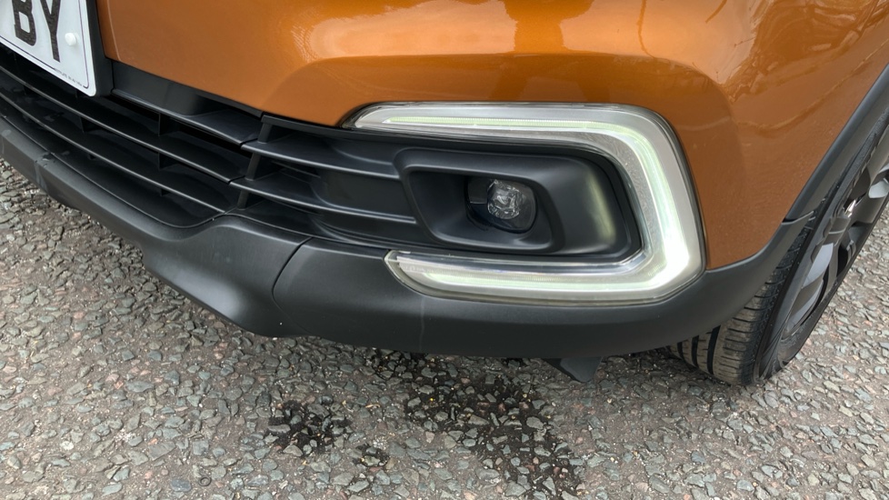 Renault Captur 0.9 TCE 90 Play 5dr Petrol Hatchback - Image 42