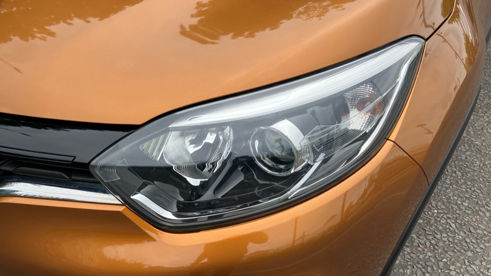 Renault Captur 0.9 TCE 90 Play 5dr Petrol Hatchback - Image 43