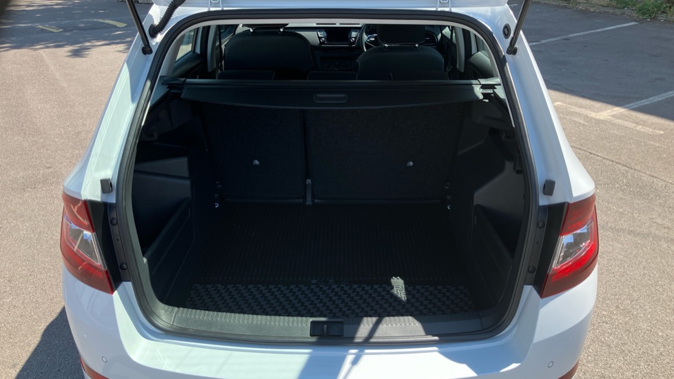 Skoda Fabia 1.0 TSI Black Edition 5dr DSG Petrol Estate - Image 4