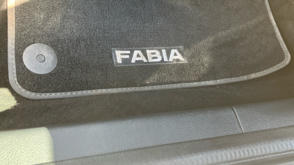 Skoda Fabia 1.0 TSI Black Edition 5dr DSG Petrol Estate - Image 40