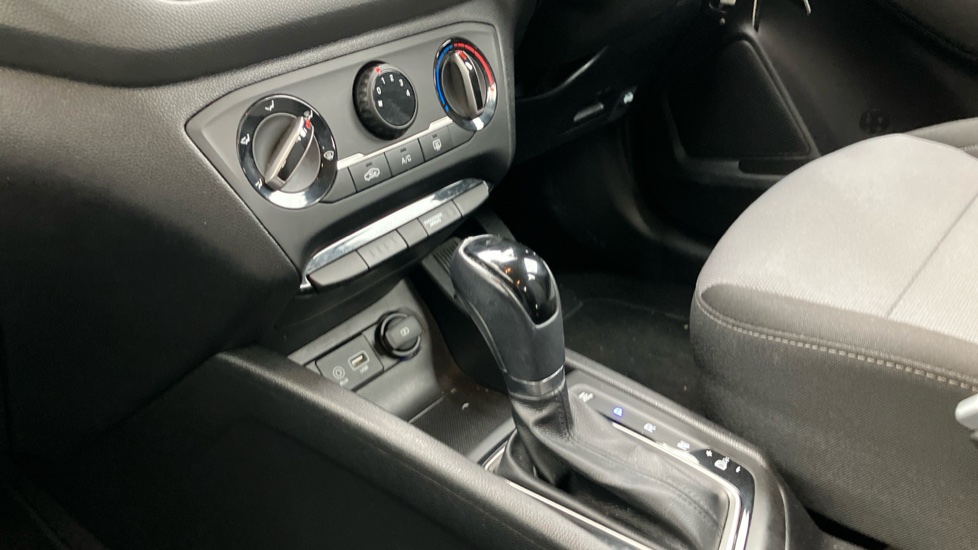 Hyundai i20 1.0 T-GDi SE 5dr Auto Petrol Hatchback - Image 13