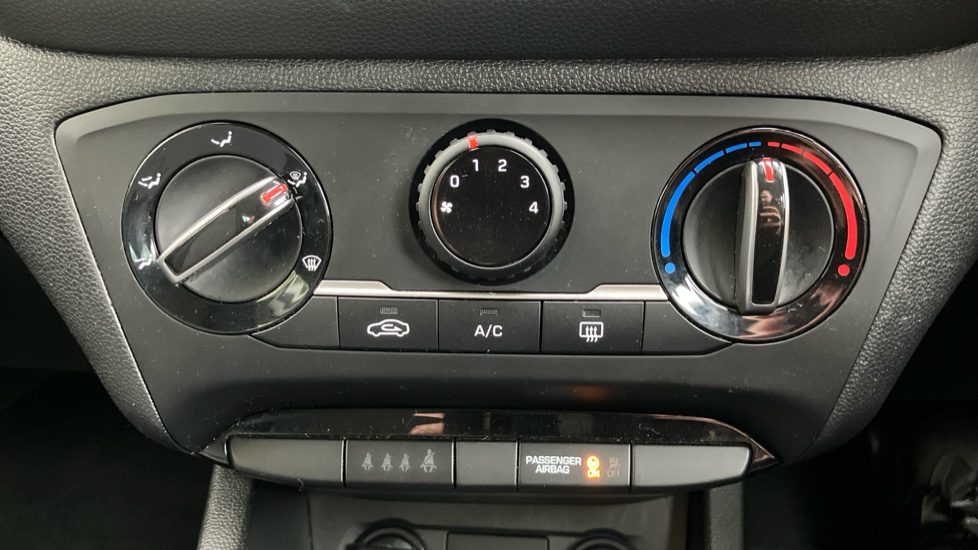 Hyundai i20 1.0 T-GDi SE 5dr Auto Petrol Hatchback - Image 28