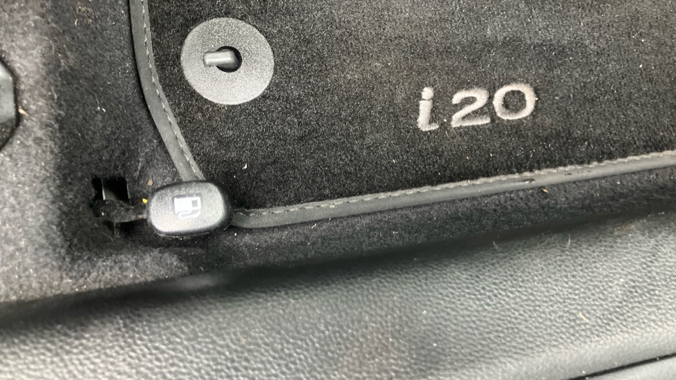Hyundai i20 1.0 T-GDi SE 5dr Auto Petrol Hatchback - Image 38