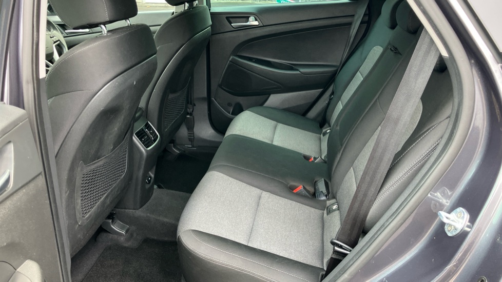 Hyundai TUCSON 1.6 GDi SE Nav 5dr 2WD Petrol Estate - Image 16