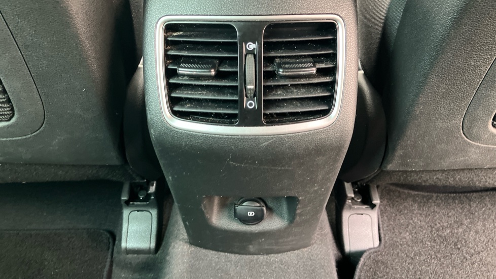 Hyundai TUCSON 1.6 GDi SE Nav 5dr 2WD Petrol Estate - Image 43