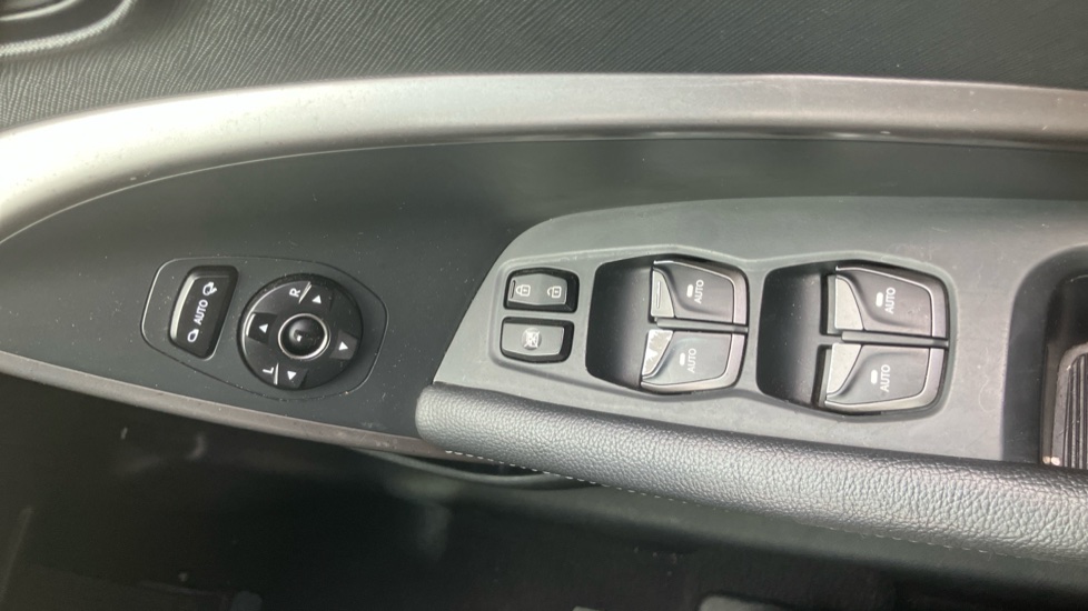 Hyundai SANTA FE 2.2 CRDi Blue Drive Premium SE 5dr Auto [7 Seats] Diesel Estate - Image 38