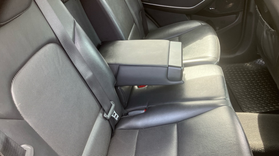 Hyundai SANTA FE 2.2 CRDi Blue Drive Premium SE 5dr Auto [7 Seats] Diesel Estate - Image 43