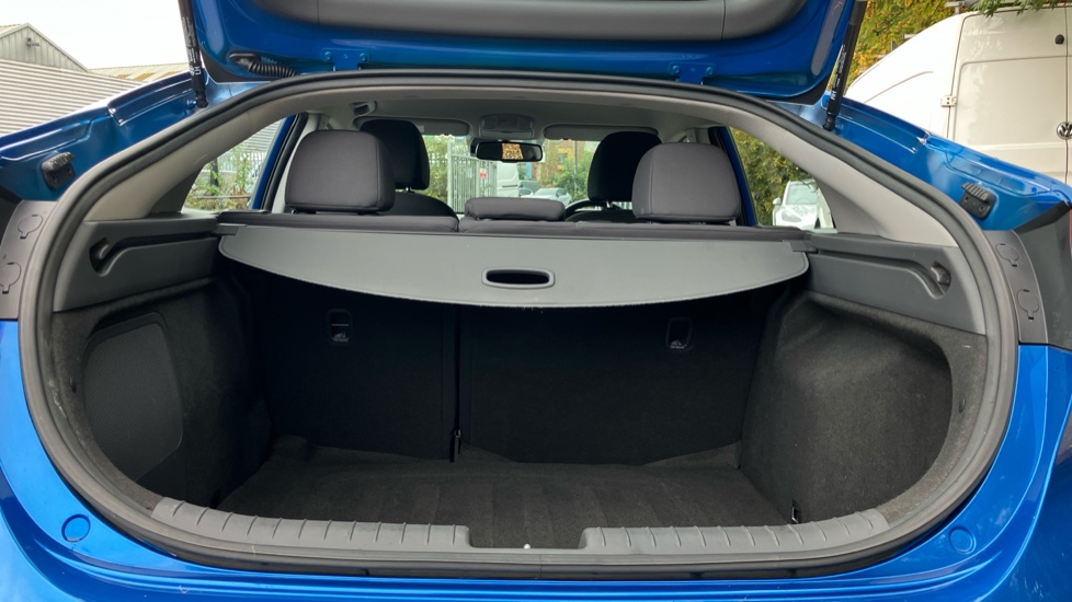 Hyundai IONIQ 1.6 GDi Hybrid Premium 5dr DCT Hybrid Hatchback - Image 4